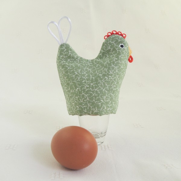 textilní obal na uvařené vajíčko ve tvaru slepičky